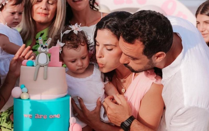 Τανιμανίδης - Μπόμπα: Το φωτογραφικό άλμπουμ από το πάρτι γενεθλίων των δίδυμων κοριτσιών τους στη Μύκονο 